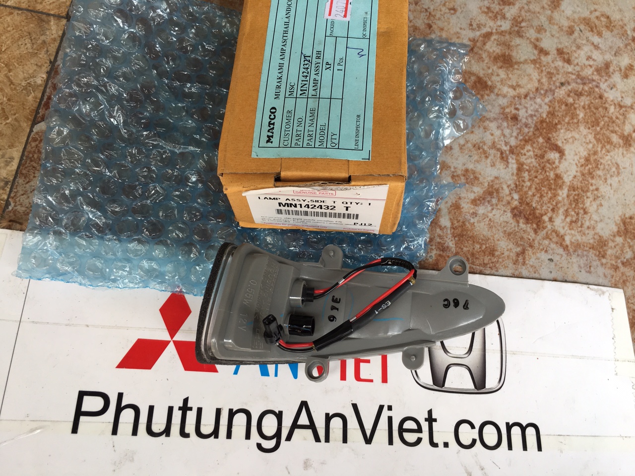 Đèn xi nhan gương xe Mitsubishi Grandis