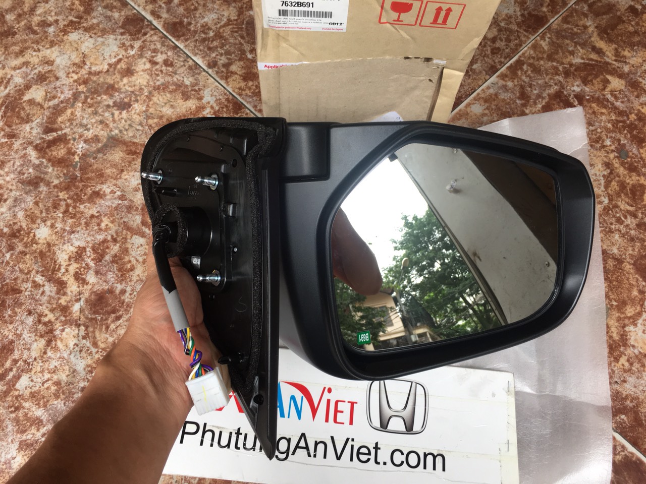 Gương chiếu hậu Mitsubishi Pajero Sport