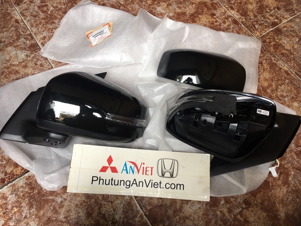 Gương xe mitsubishi Attrage