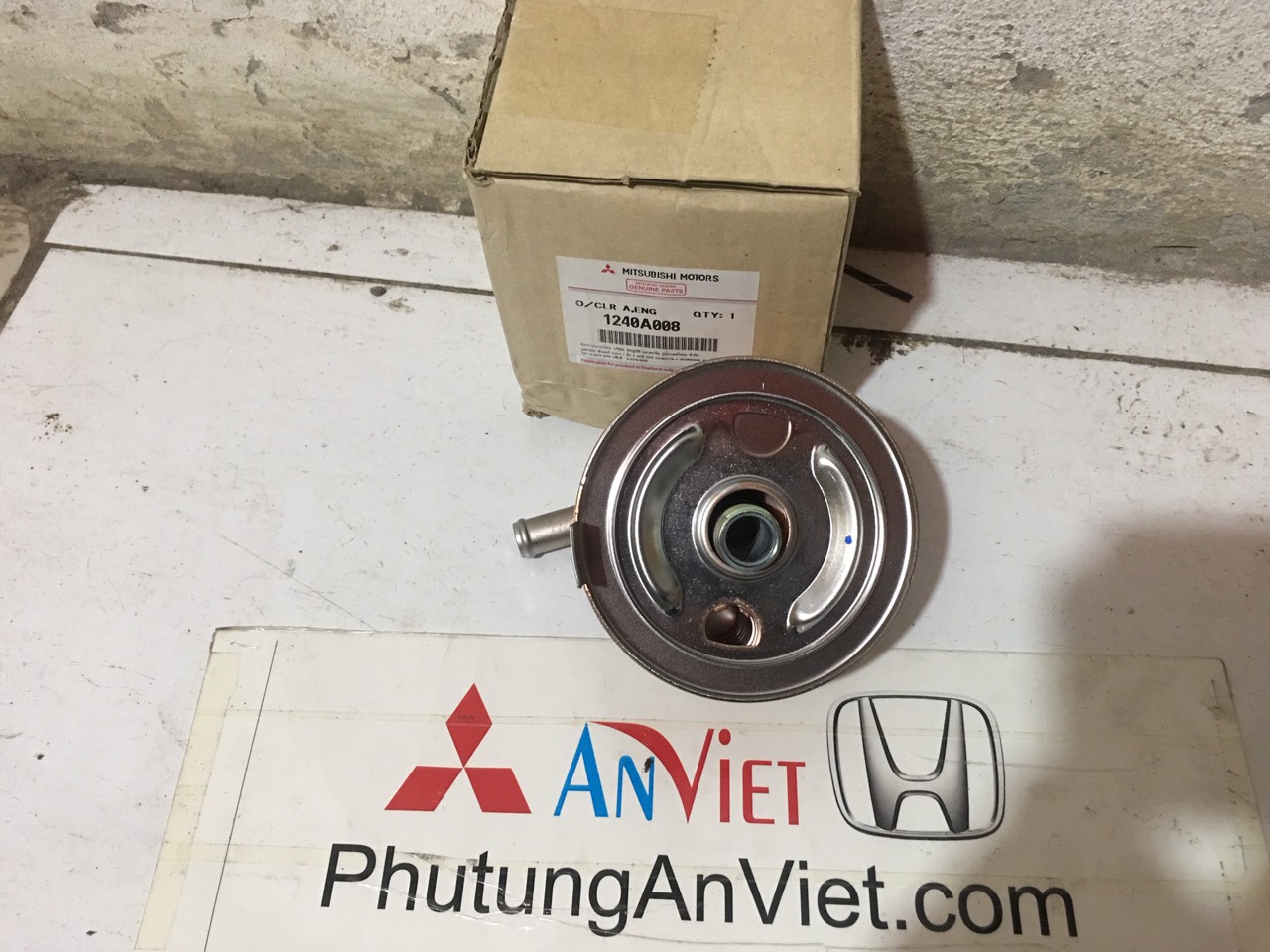 Két sinh hàn Mitsubishi Pajero Sport