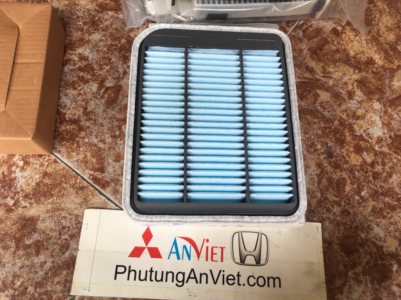 Lọc gió động cơ xe mitsubishi Grandis 