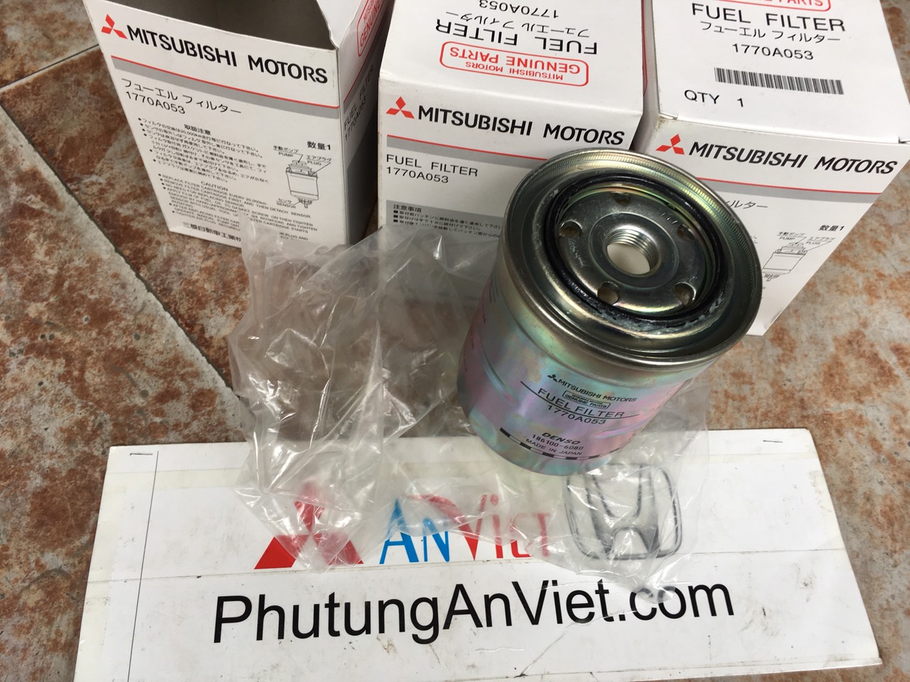 Lọc nhiên liệu xe mitsubishi Triton