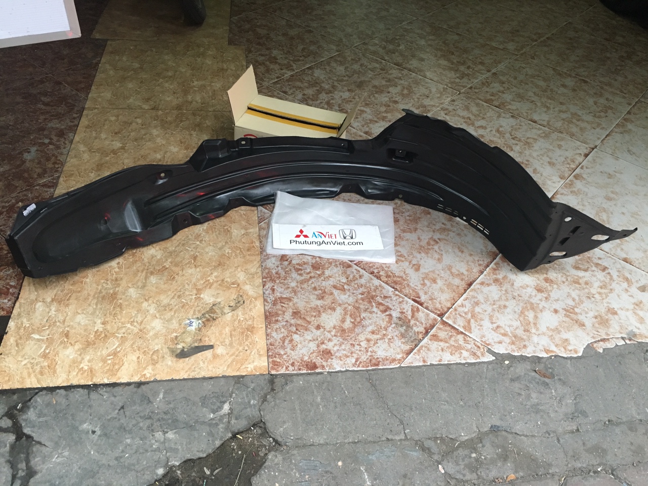 Lòng dè chắn bùn honda CRV