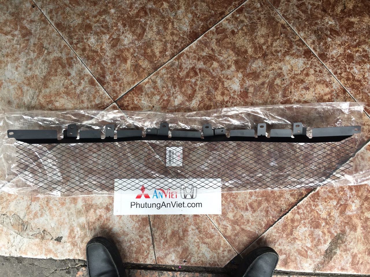 Lưới thoáng gió xe Mitsubishi Grandis 