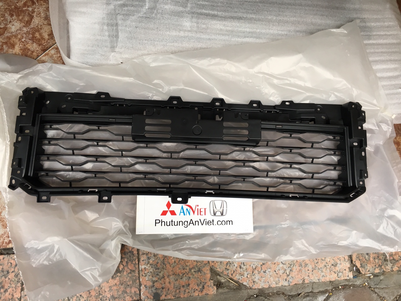 Lưới thoáng gió xe mitsubishi triton 2019 