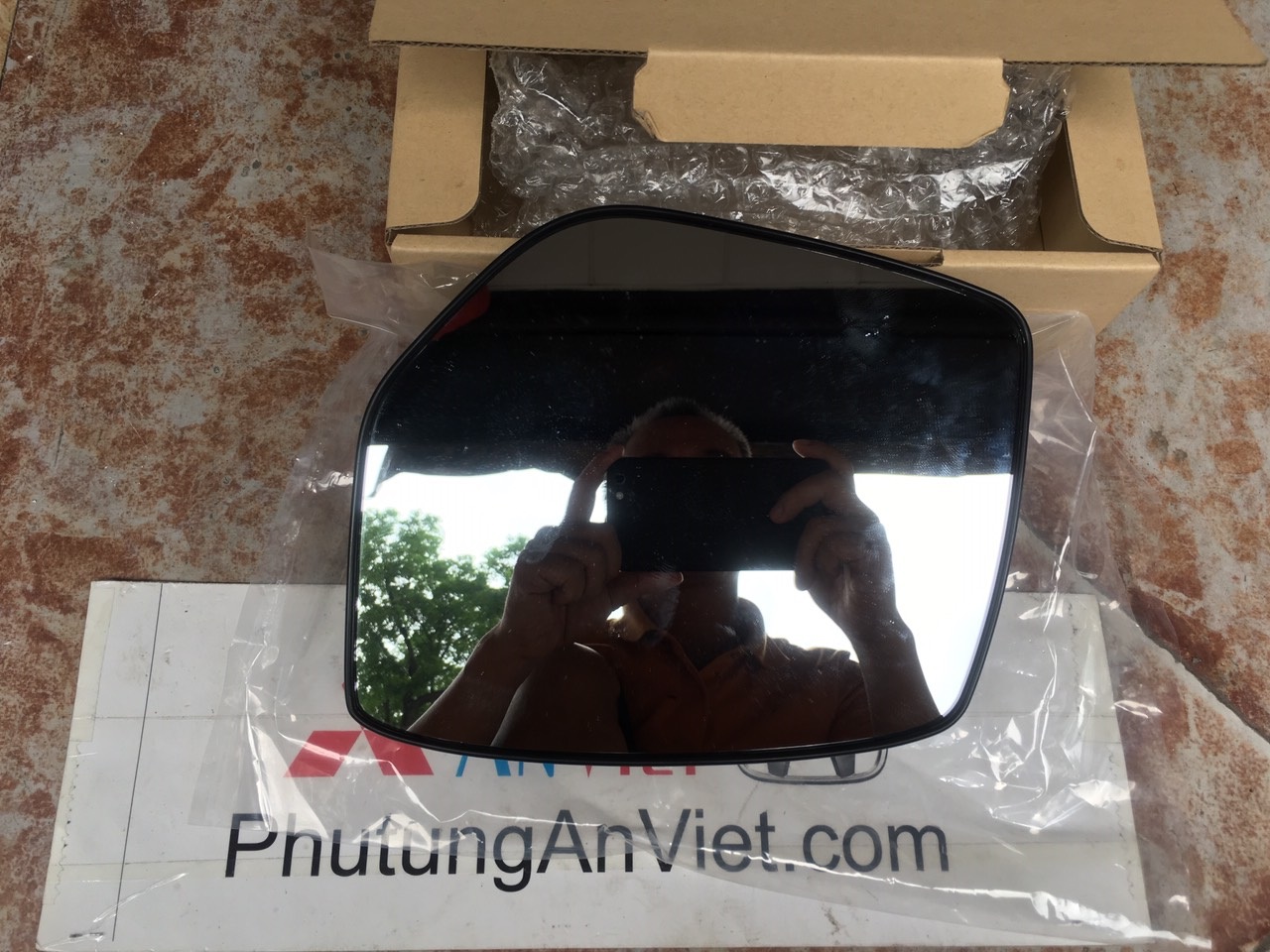 Mặt gương xe mitsubishi Zinger