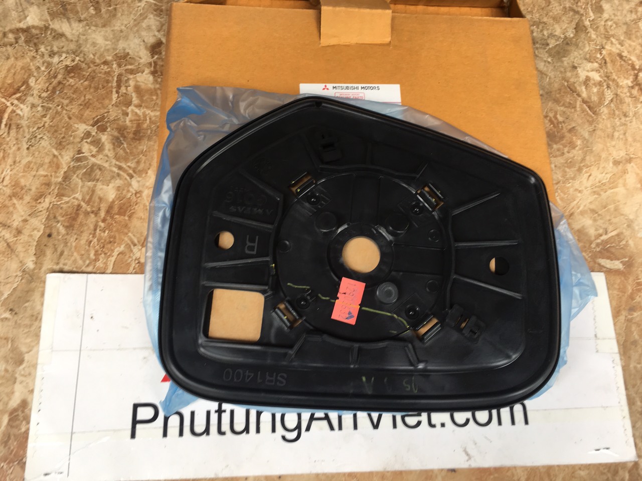 Mặt gương xe mitsubishi Pajero Sport
