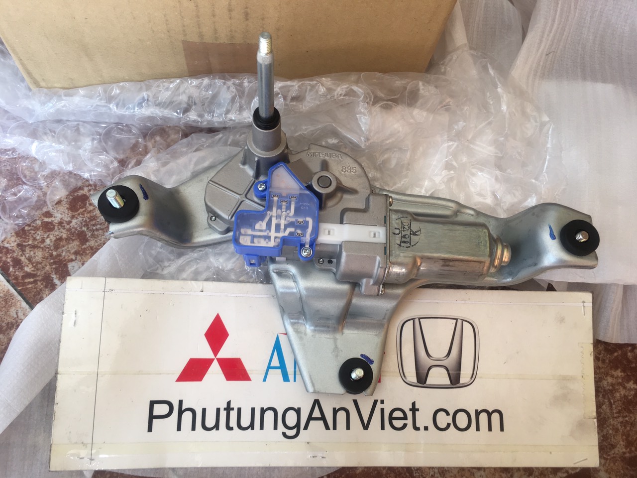Mô tơ gạt mưa sau xe mitsubishi Outlander sport