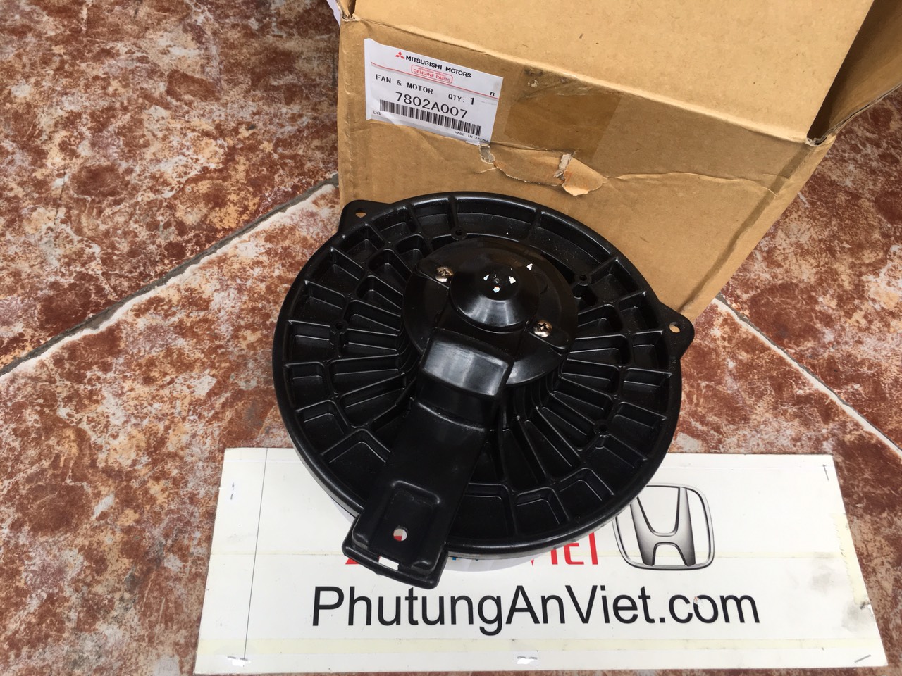 Mô tơ quạt làm mát táp lô xe mitsubishi Grandis