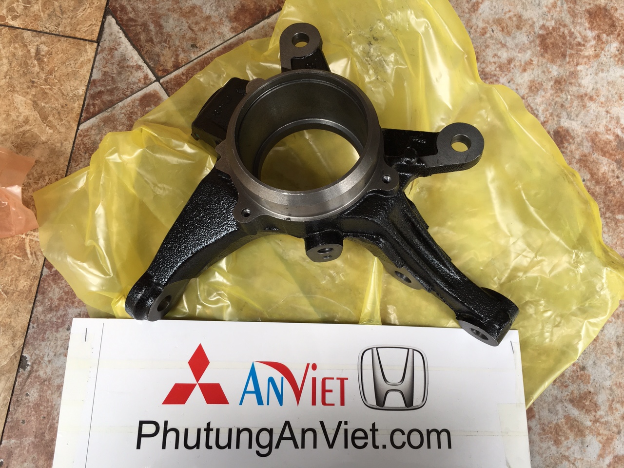Ngõng moay ơ xe honda CIVIC