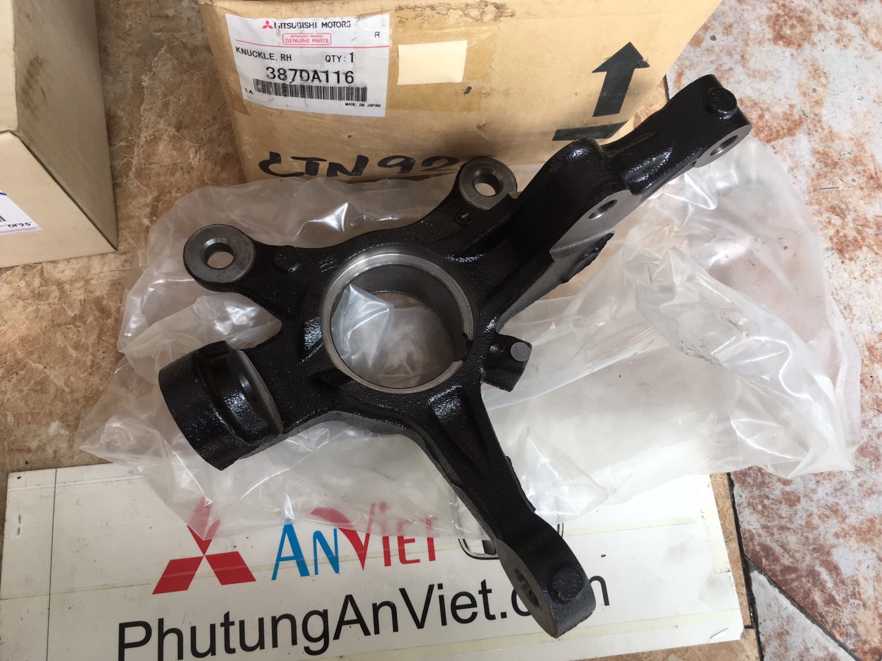 Ngõng moay ơ xe mitsubishi Mirage