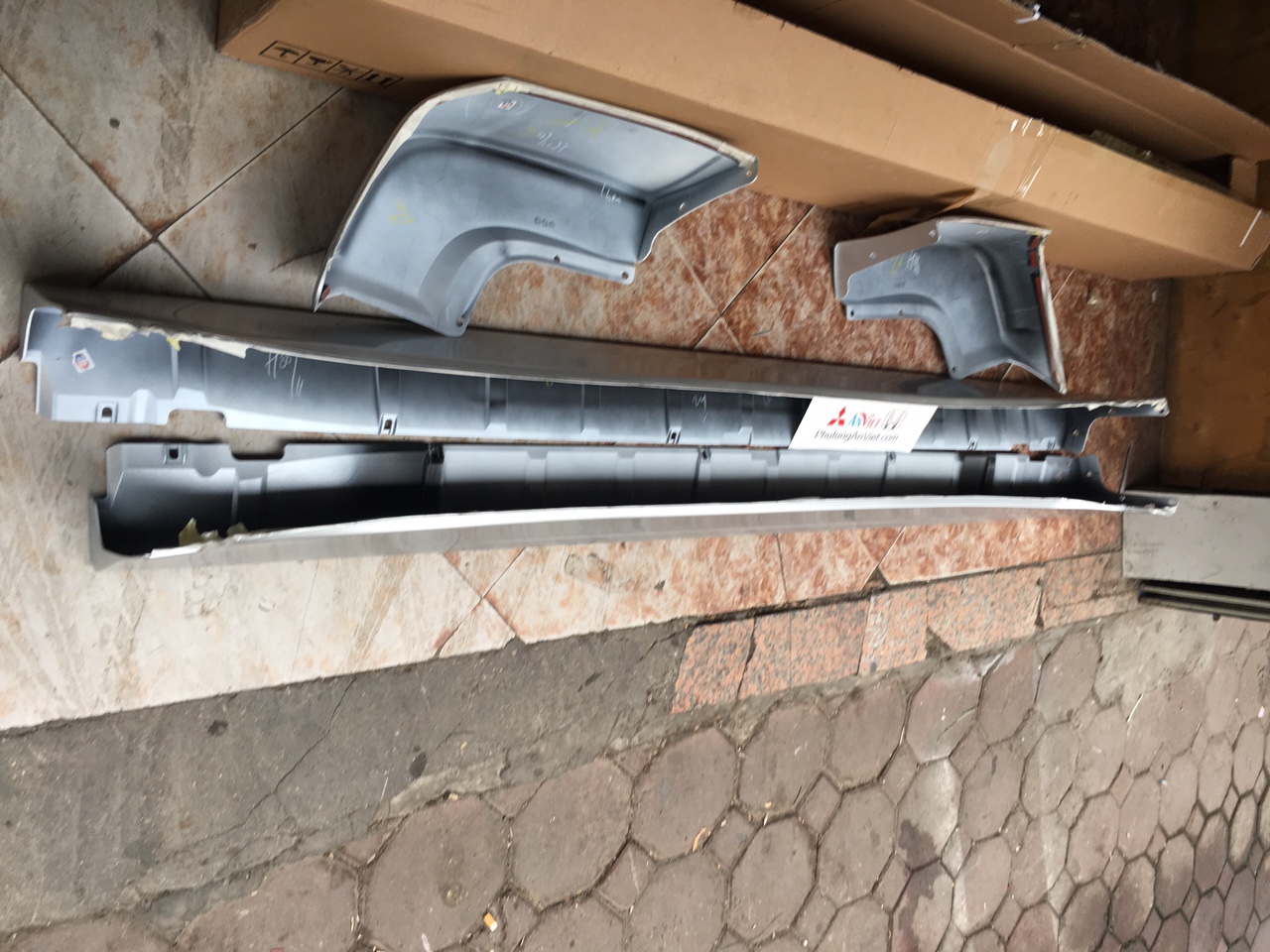 Ốp hông xe Mitsubishi Xpander