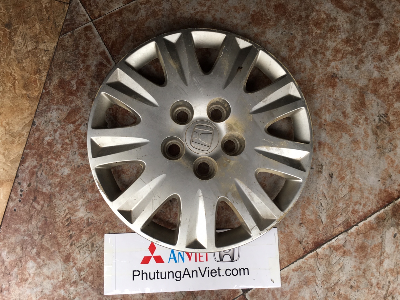 Ốp la zăng xe honda CIVIC 