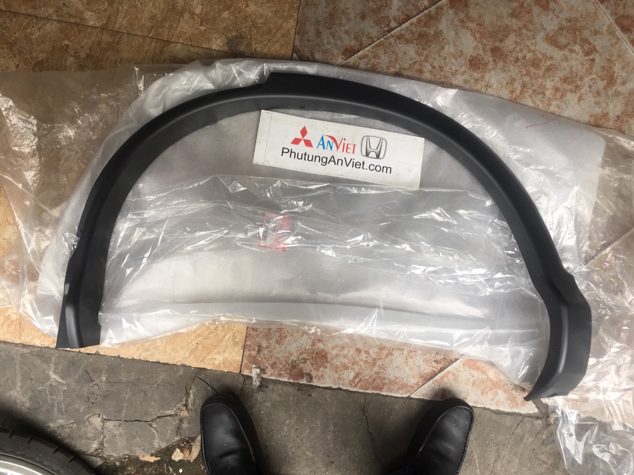 Ốp phồng hông sau xe honda CRV