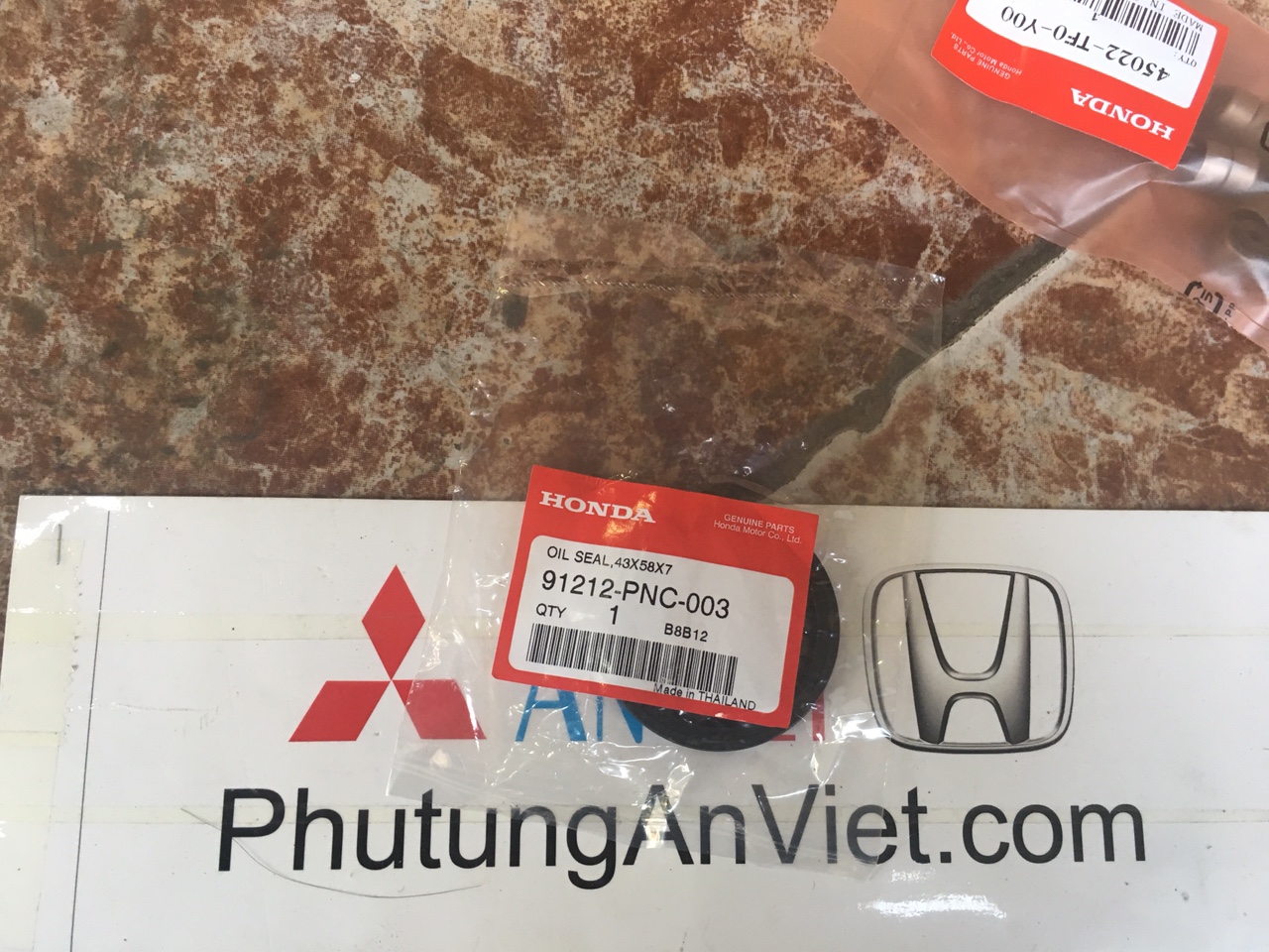 Phớt đầu trục cơ xe Honda ACCORD