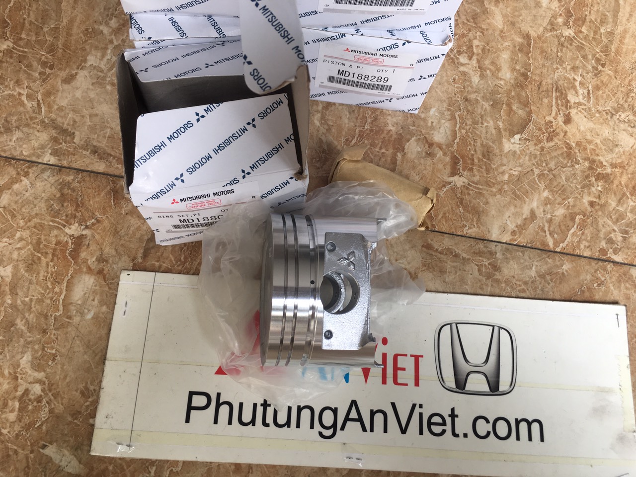 Piston xe mitsubishi Jolie