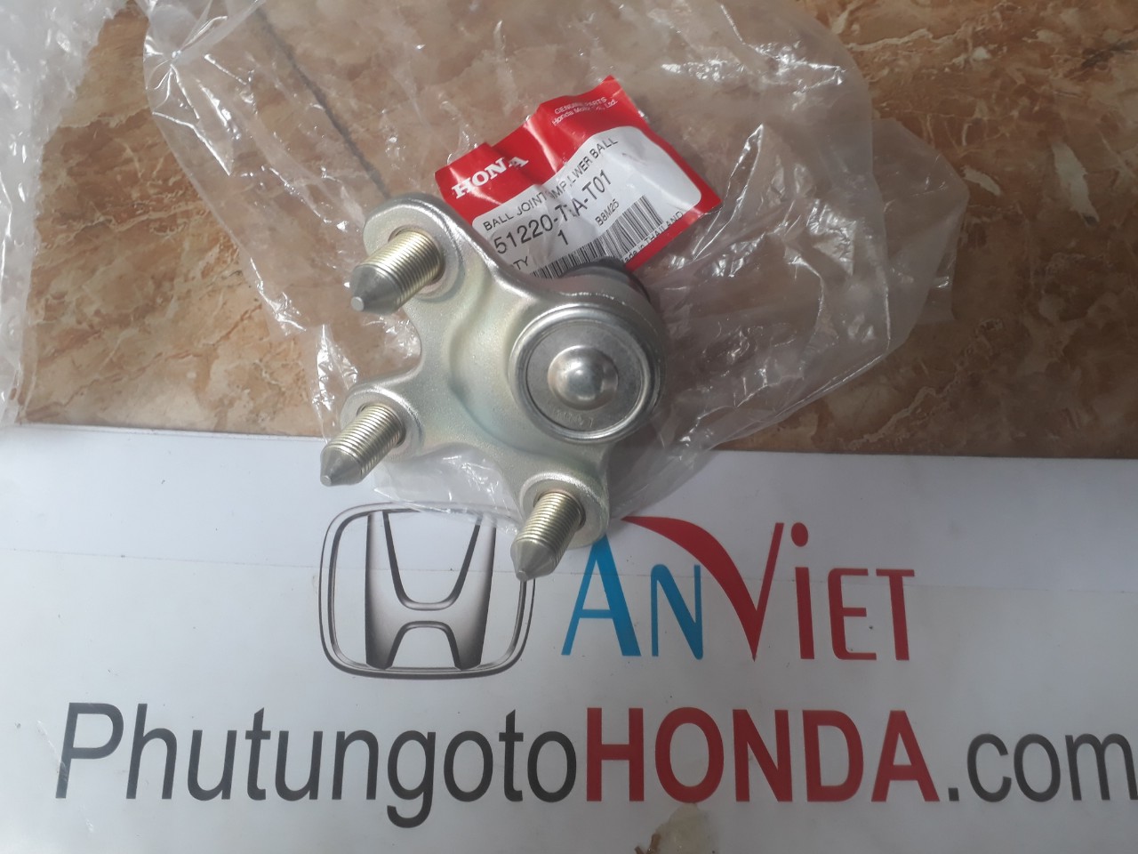 Rotuyn đứng dưới honda CITY