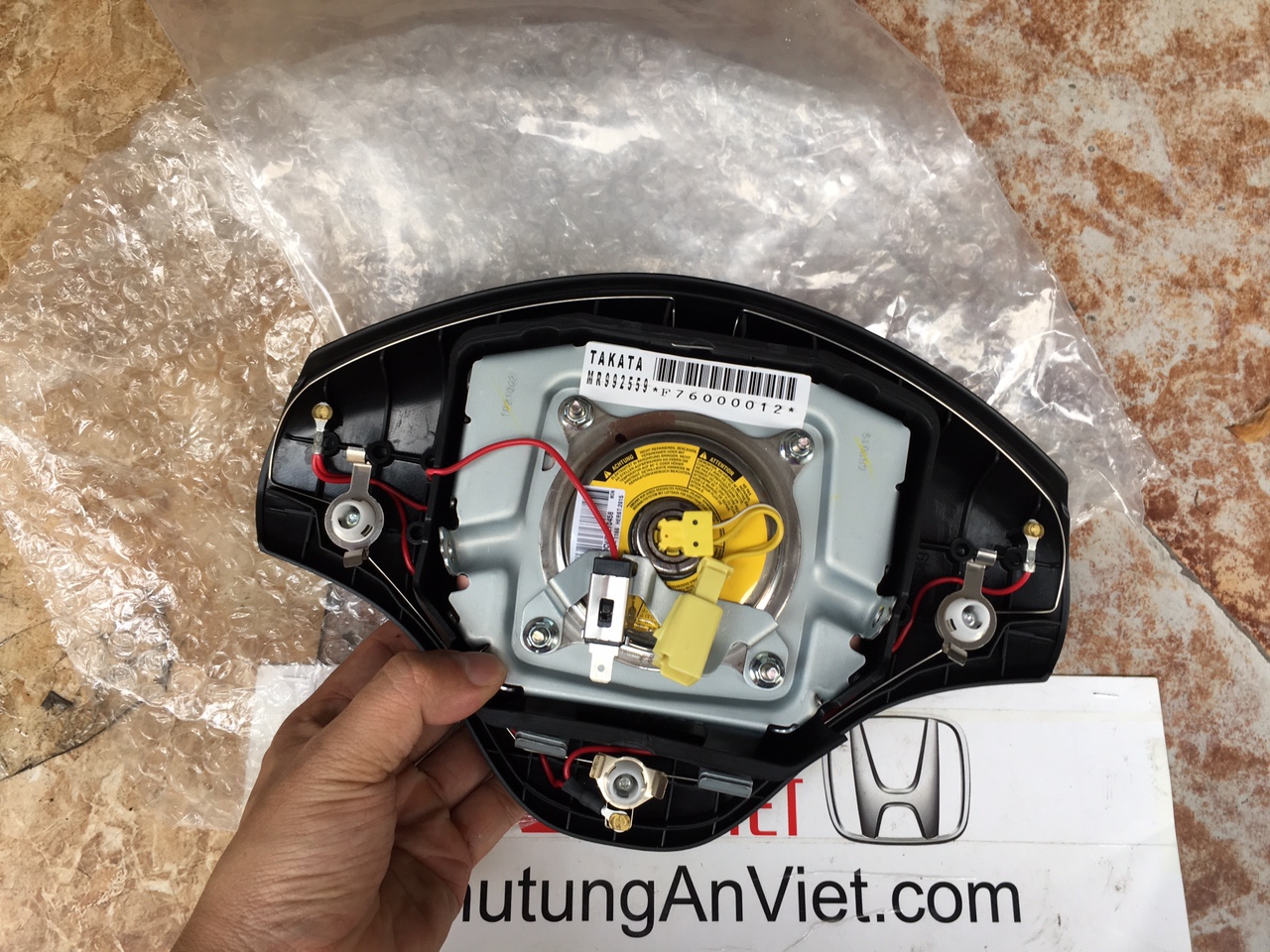 Túi khí vô lăng xe Mitsubishi Triton