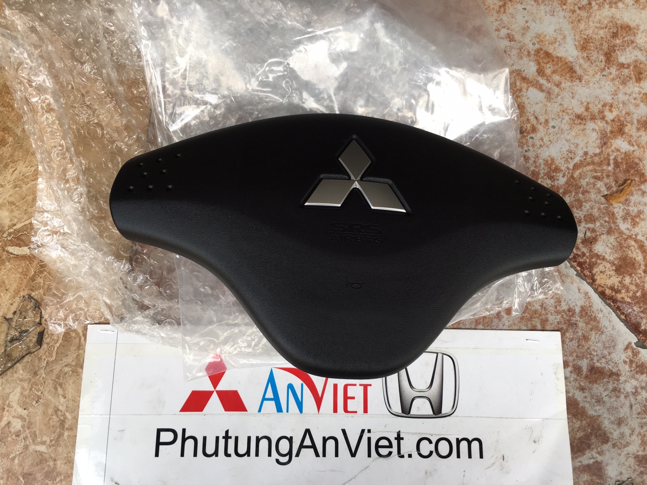 Túi khí vô lăng Mitsubishi pajero sport