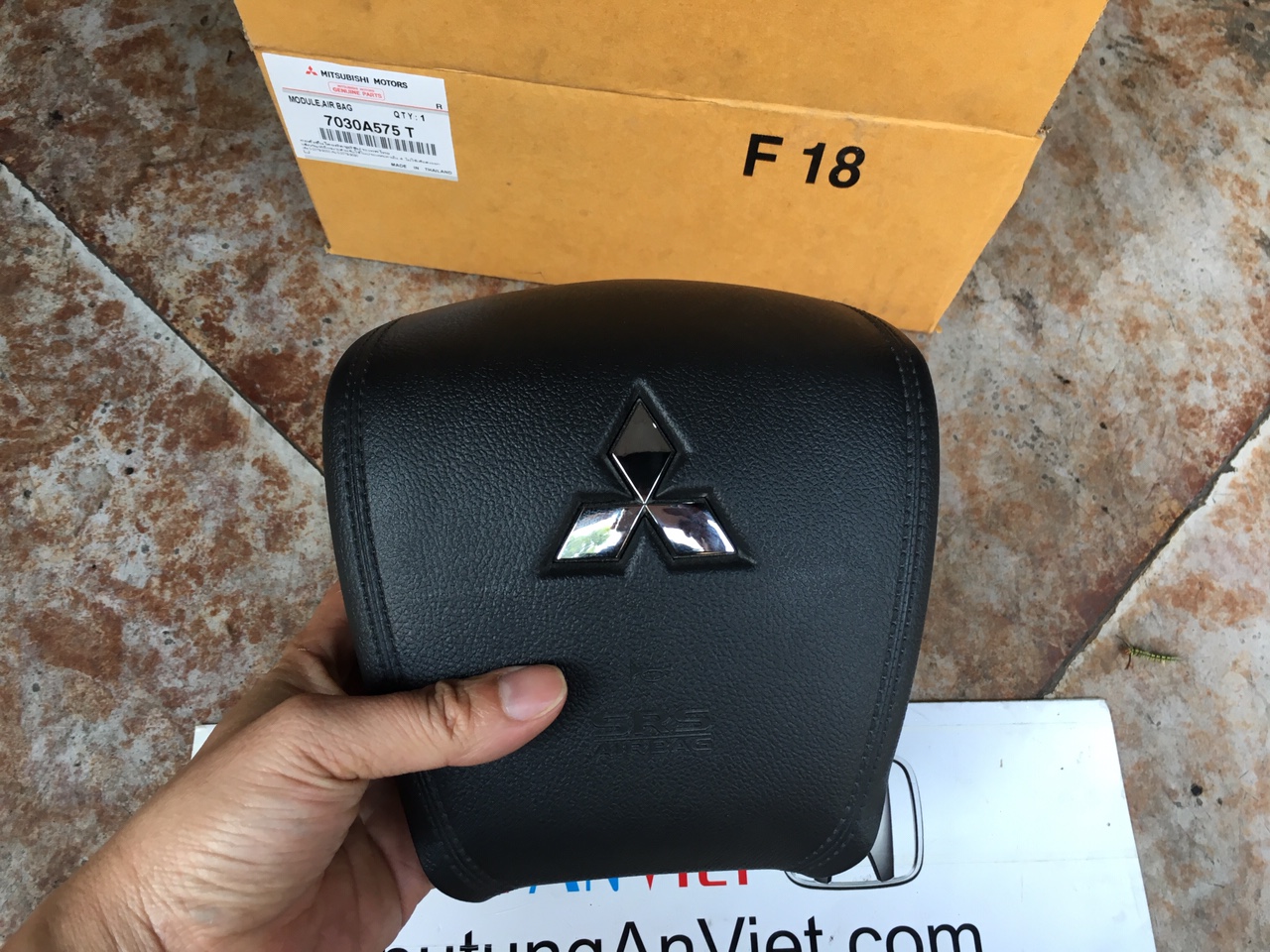 Túi khí vô lăng xe Mitsubishi Triton all new