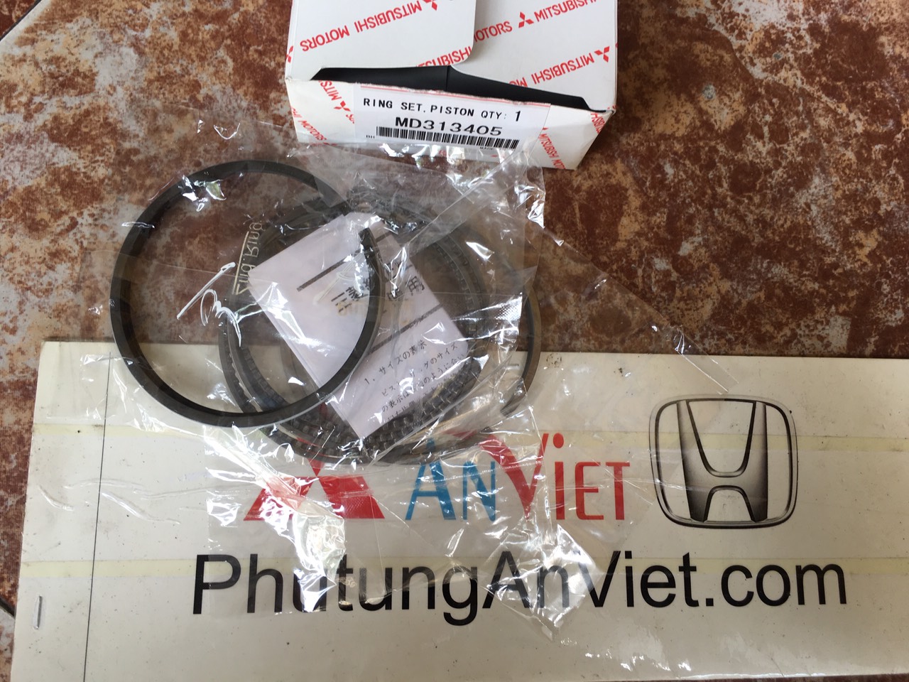Xéc măng xe mitsubishi Jolie