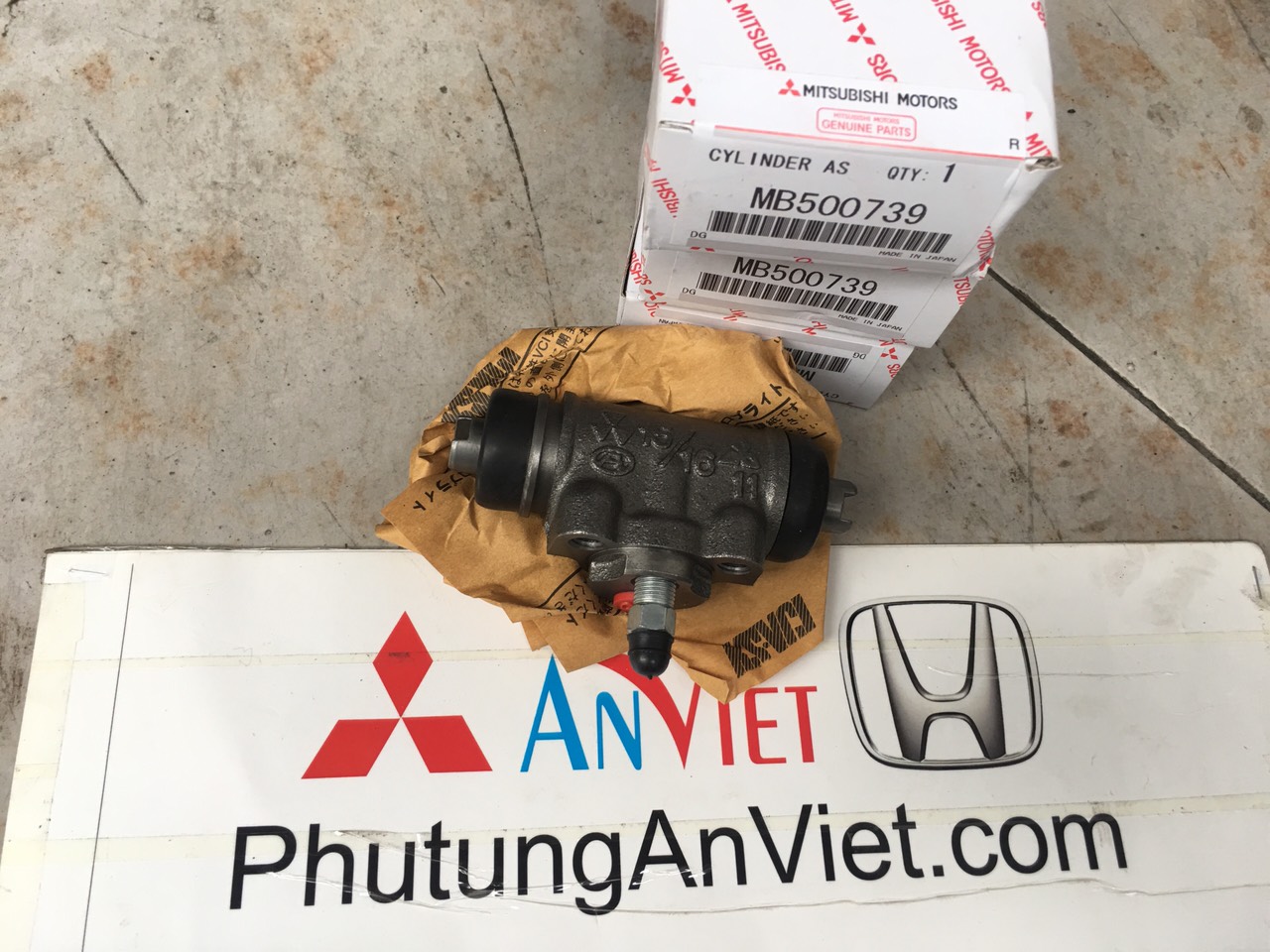 Xy lanh phanh xe Mitsubishi Pajero